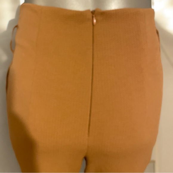 HyFve•Small•Brown•Paper Bag Waist•Slim Leg• Zipper Back•Pockets• 26.5” Inseam - Picture 5 of 8